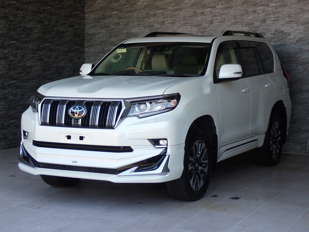 TOYOTA Land Cruiser Prado
