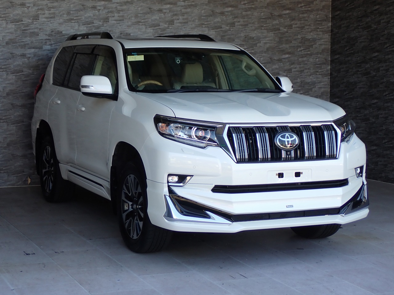TOYOTA Land Cruiser Prado