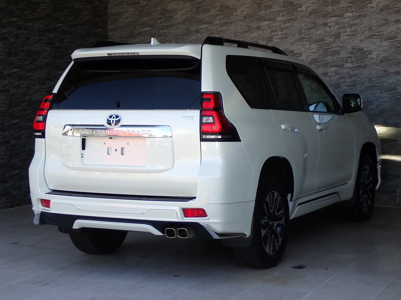 TOYOTA Land Cruiser Prado
