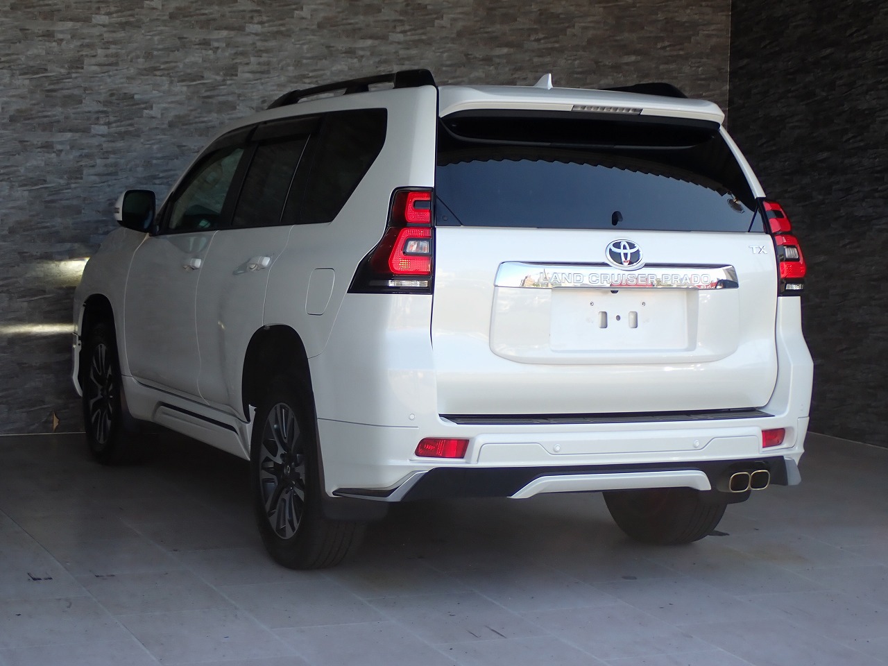 TOYOTA Land Cruiser Prado