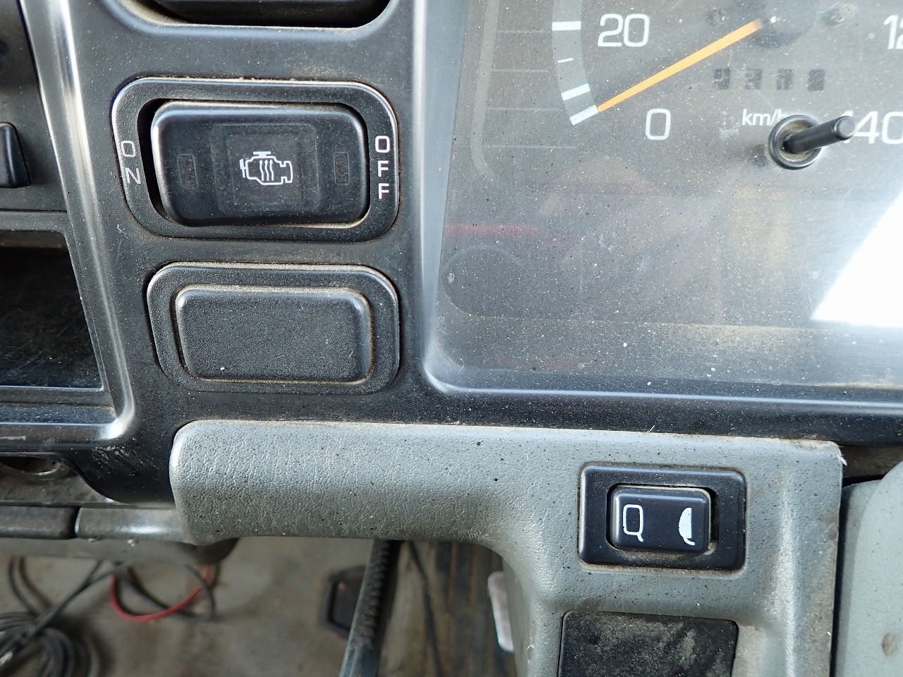 MITSUBISHI Canter