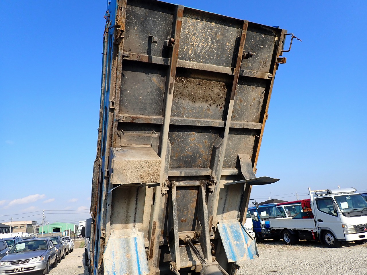 MITSUBISHI Canter