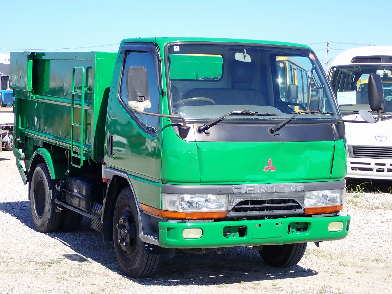 MITSUBISHI Canter
