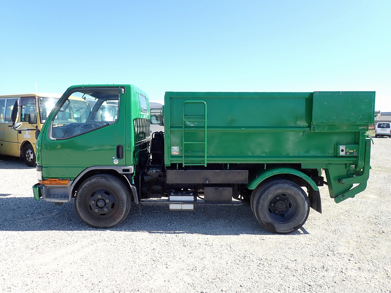 MITSUBISHI Canter