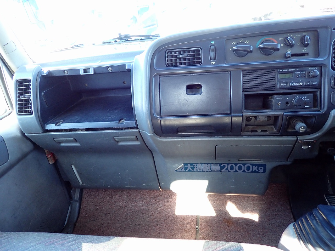MITSUBISHI Canter