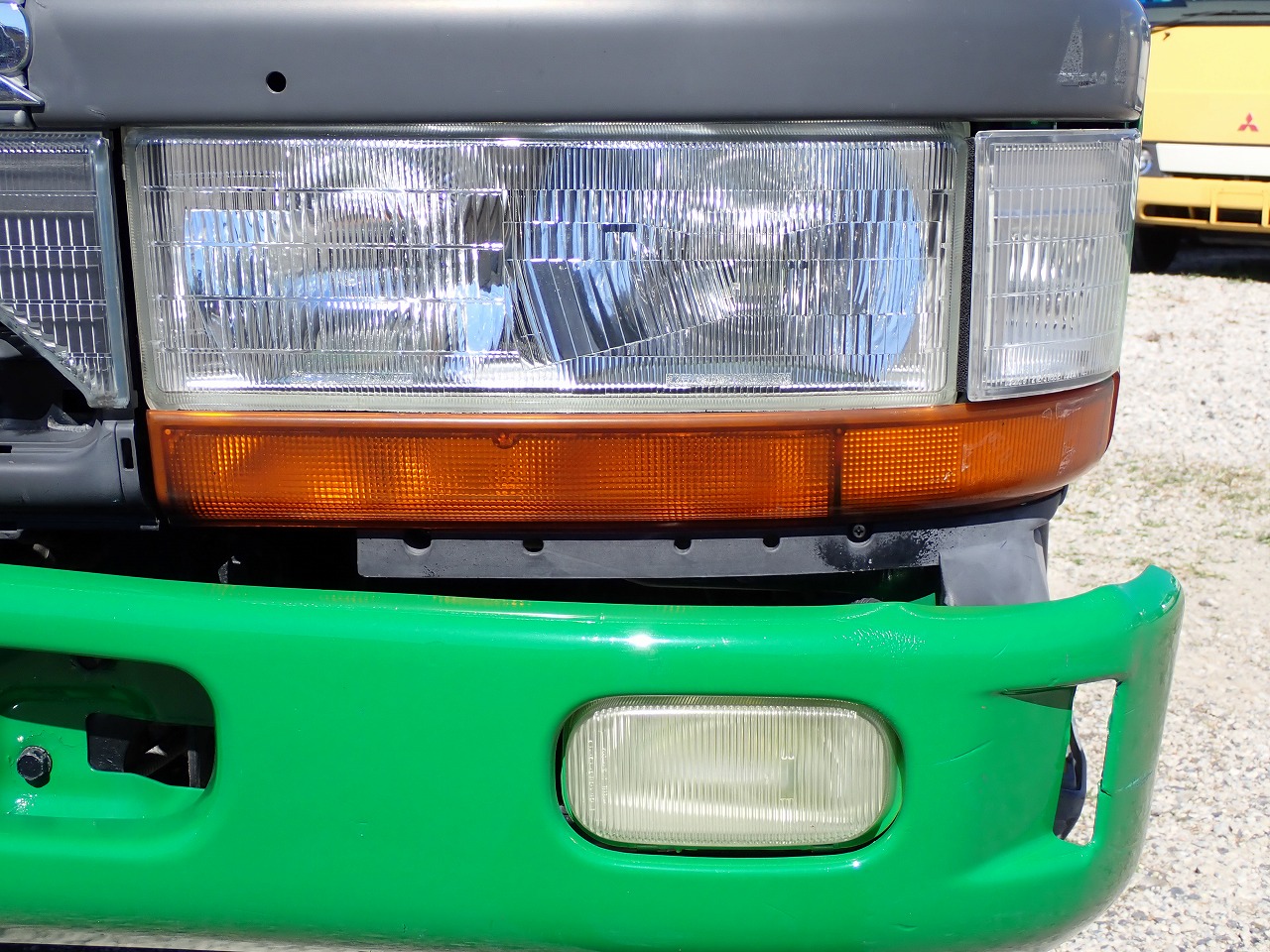MITSUBISHI Canter