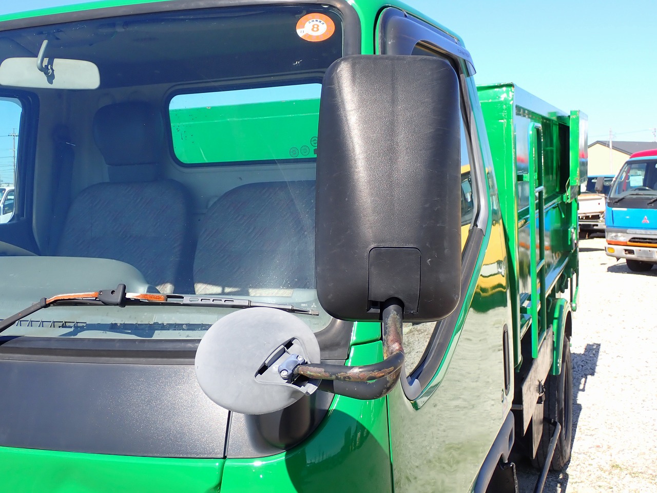 MITSUBISHI Canter