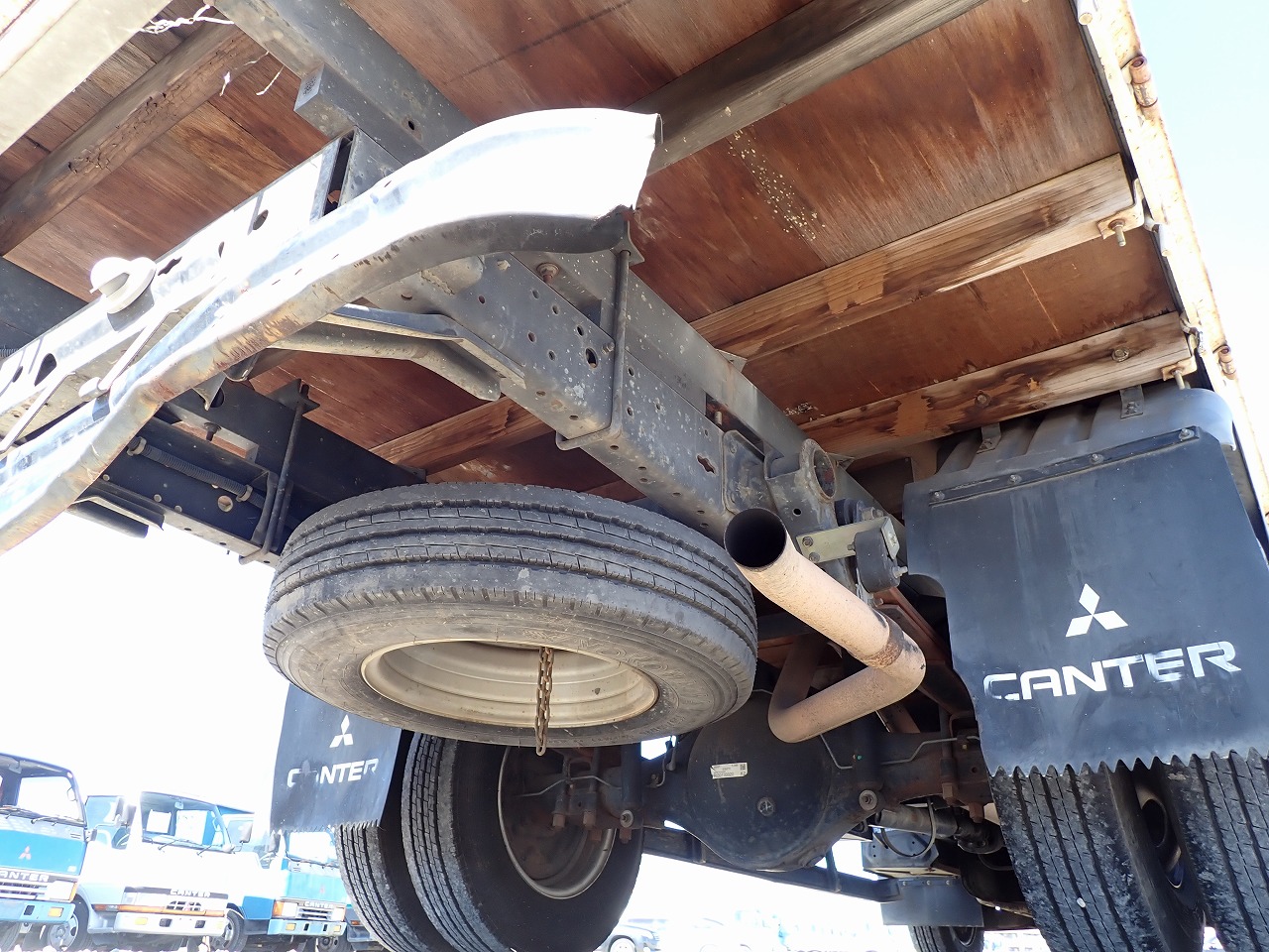 MITSUBISHI Canter