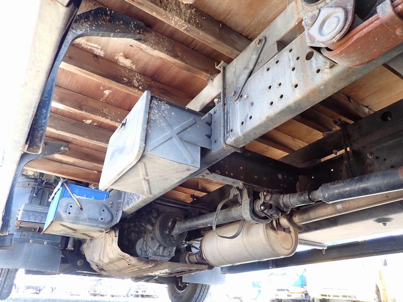 MITSUBISHI Canter