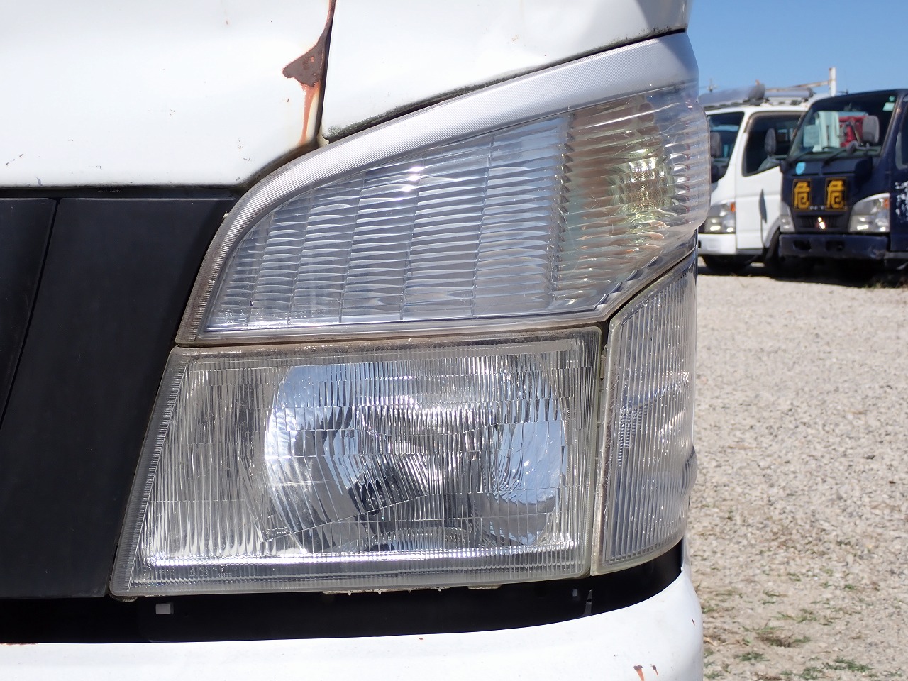MITSUBISHI Canter