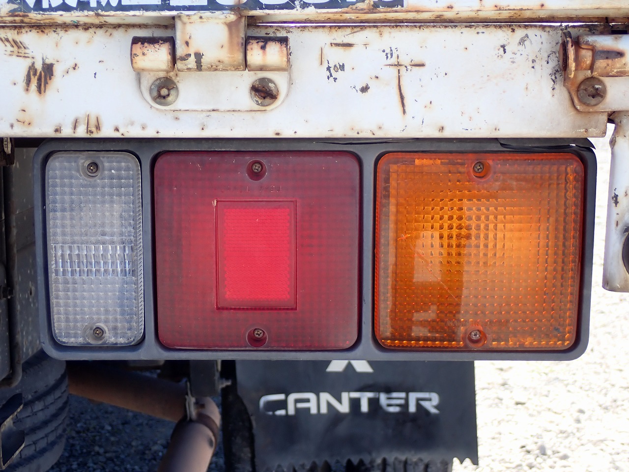 MITSUBISHI Canter