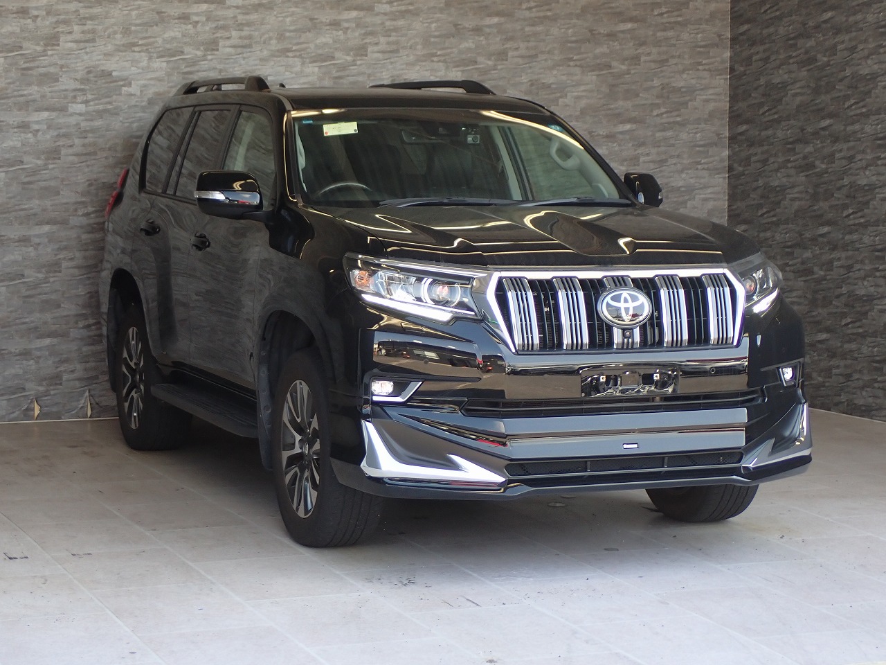 TOYOTA Land Cruiser Prado