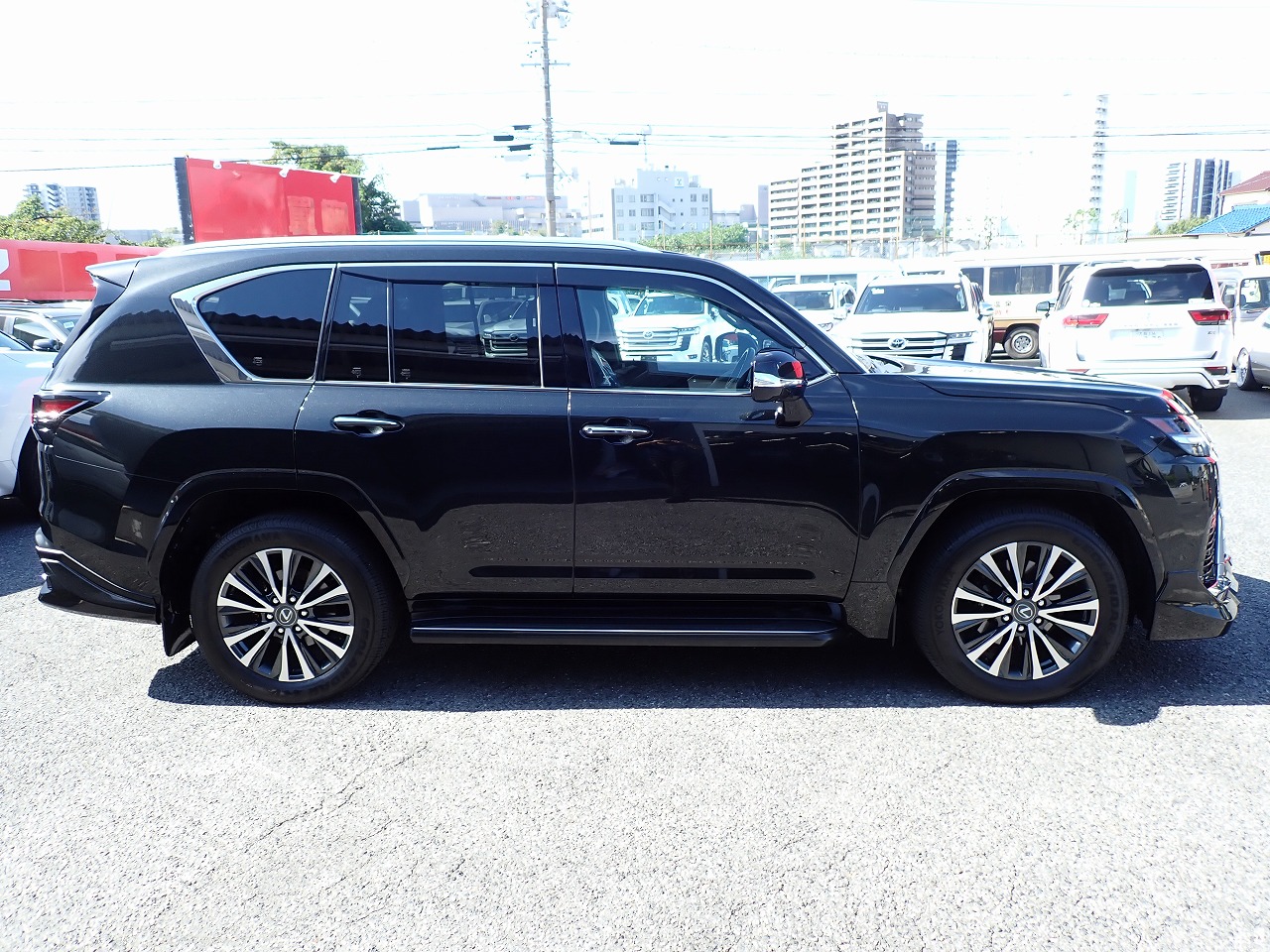 LEXUS LX 600