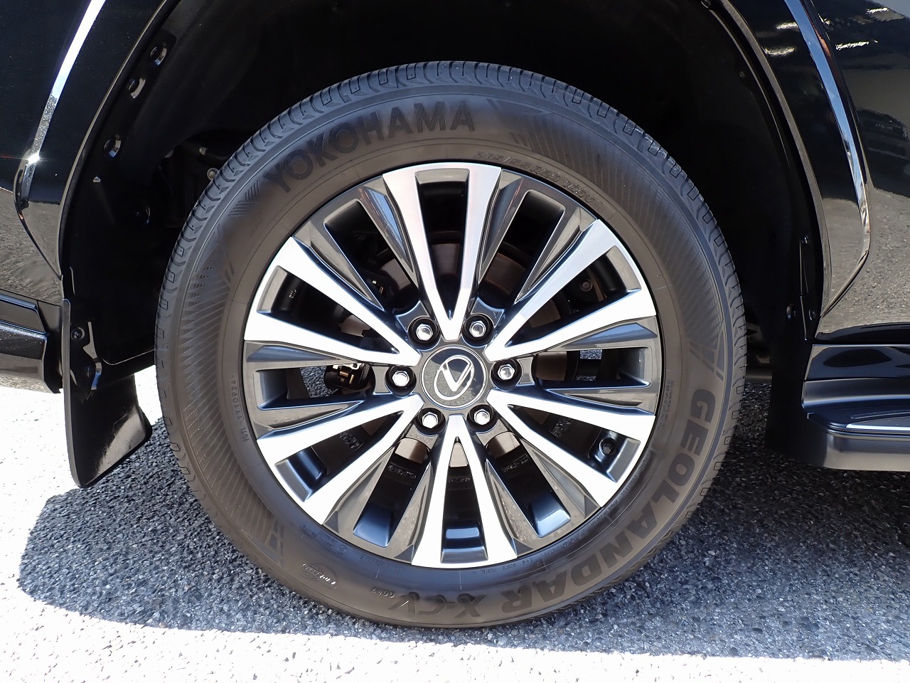 LEXUS LX 600