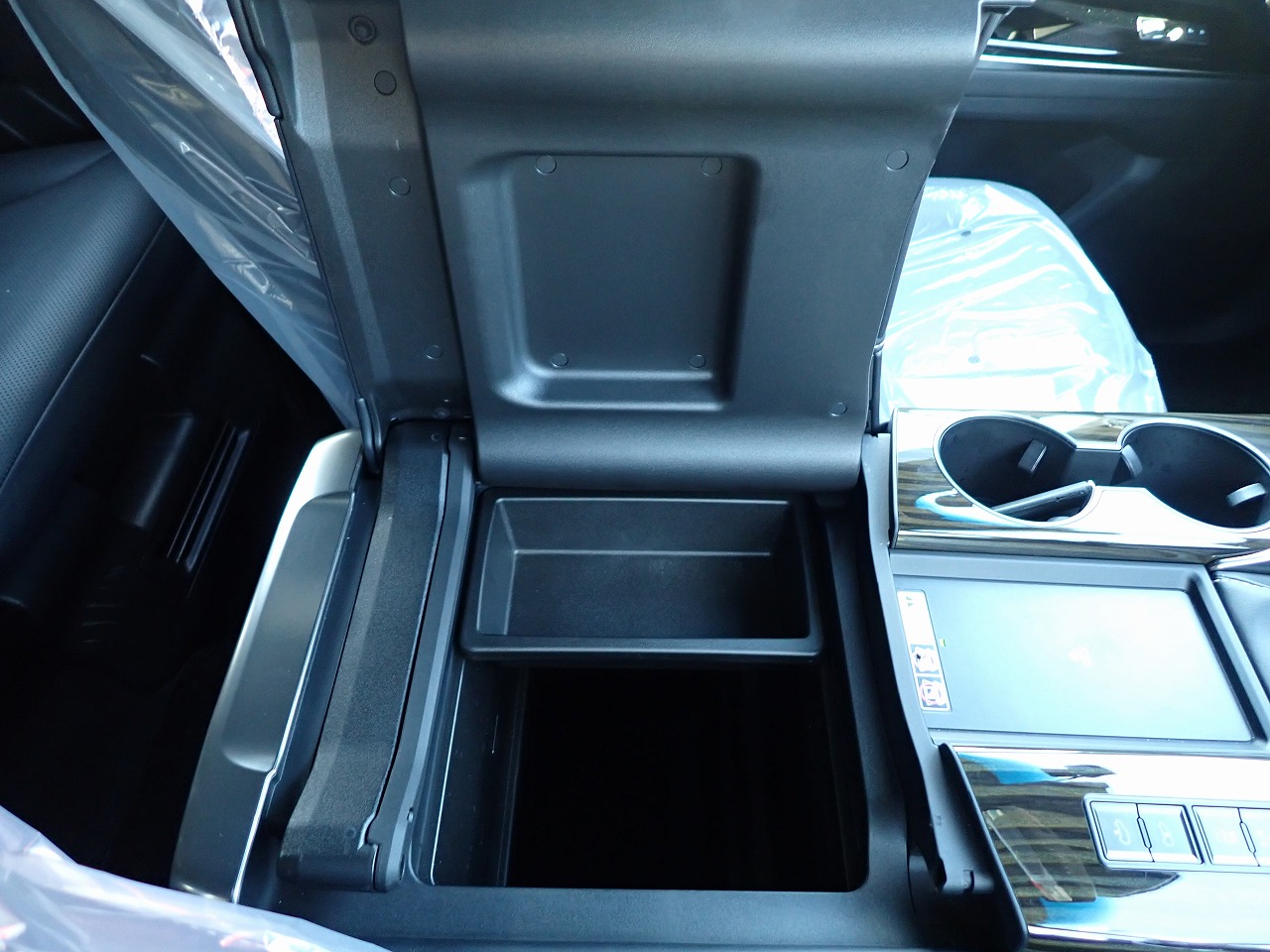 LEXUS LX 600