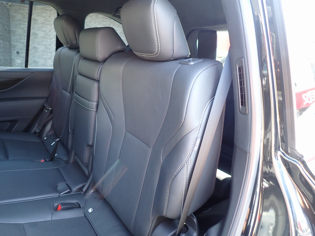 LEXUS LX 600