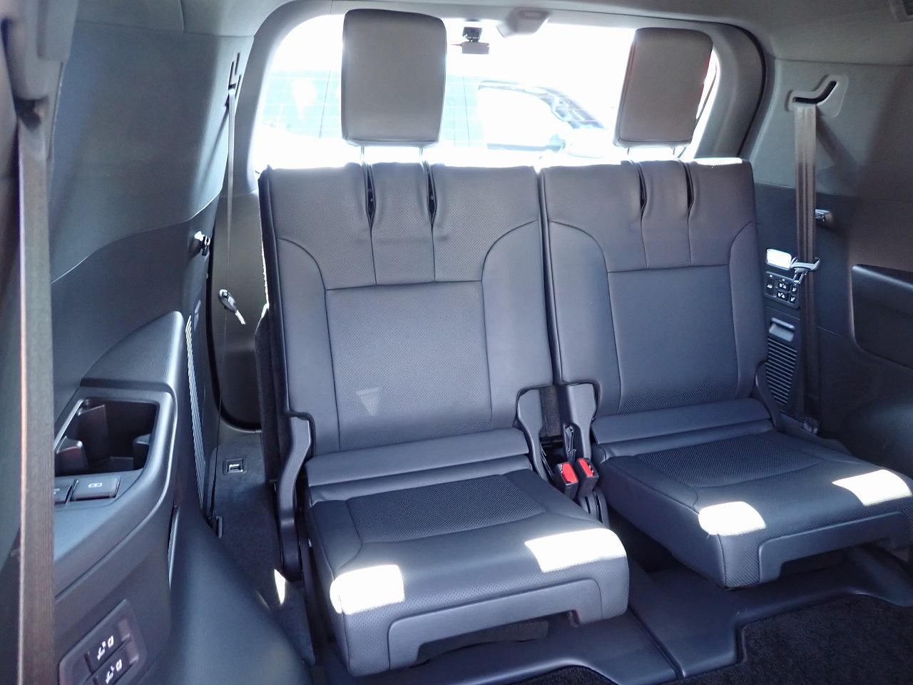 LEXUS LX 600