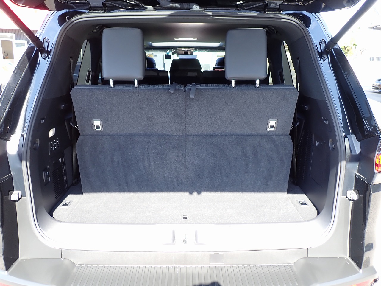 LEXUS LX 600