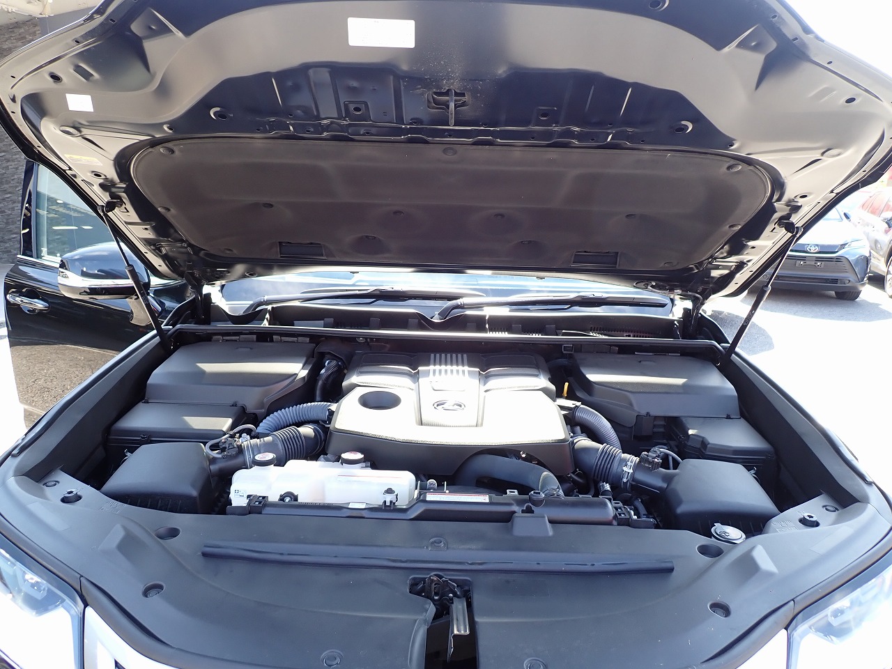 LEXUS LX 600