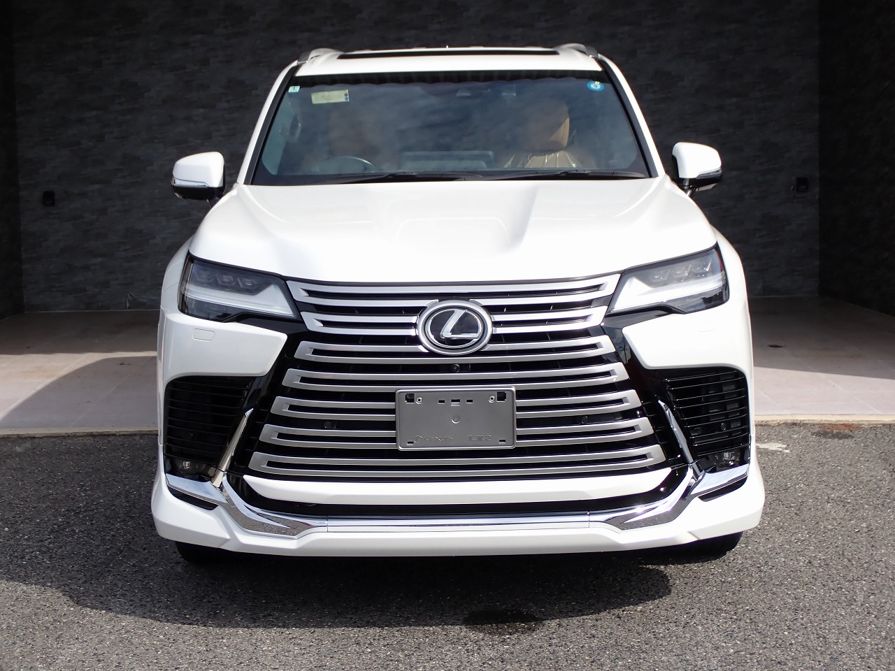 LEXUS LX 600