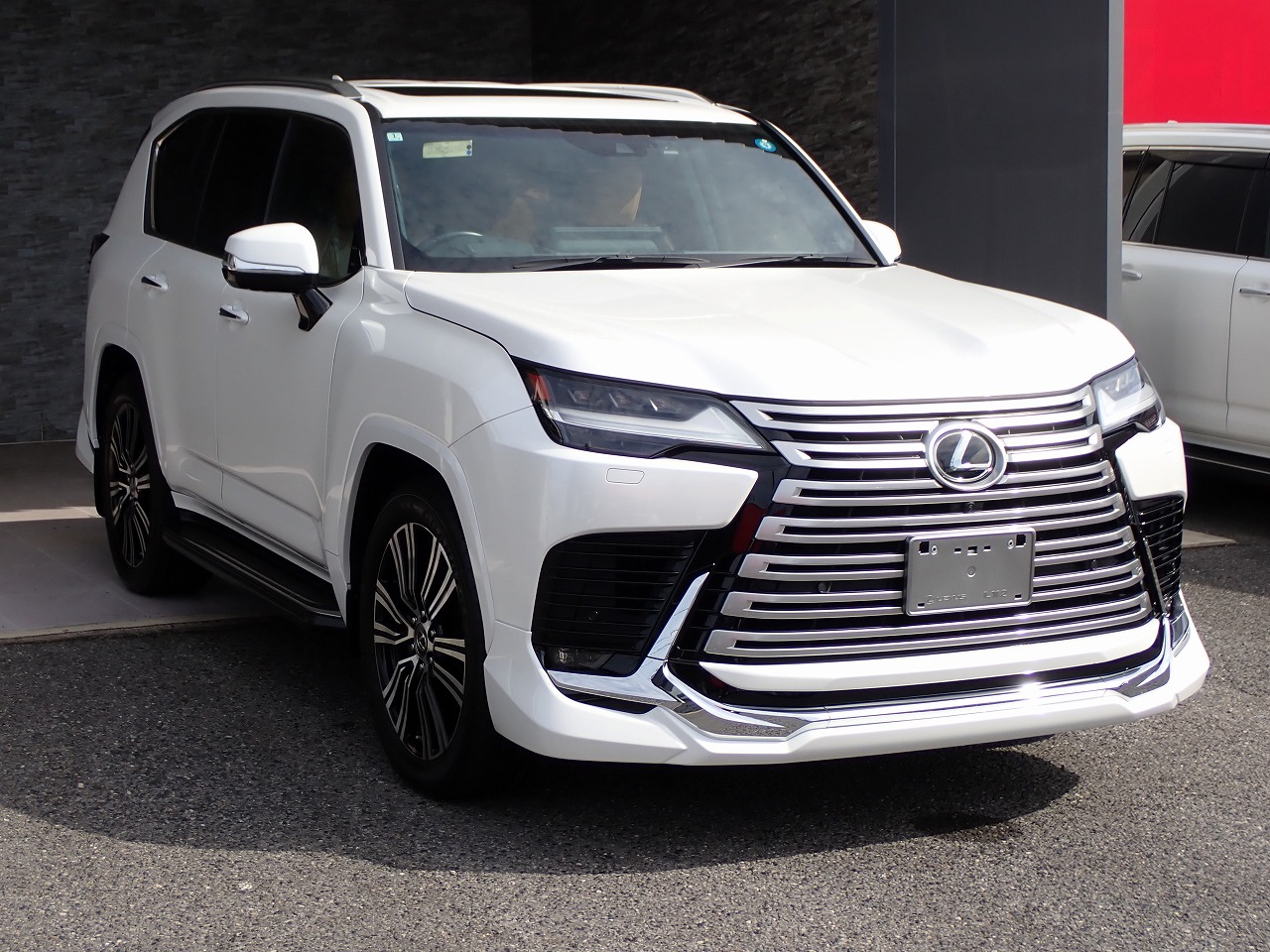 LEXUS LX 600