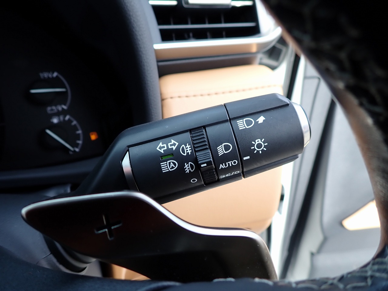 LEXUS LX 600