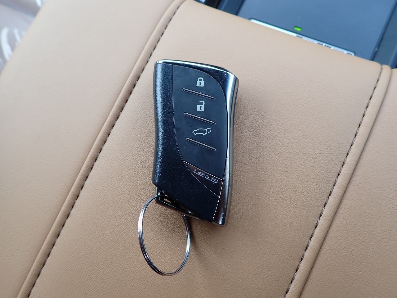 LEXUS LX 600