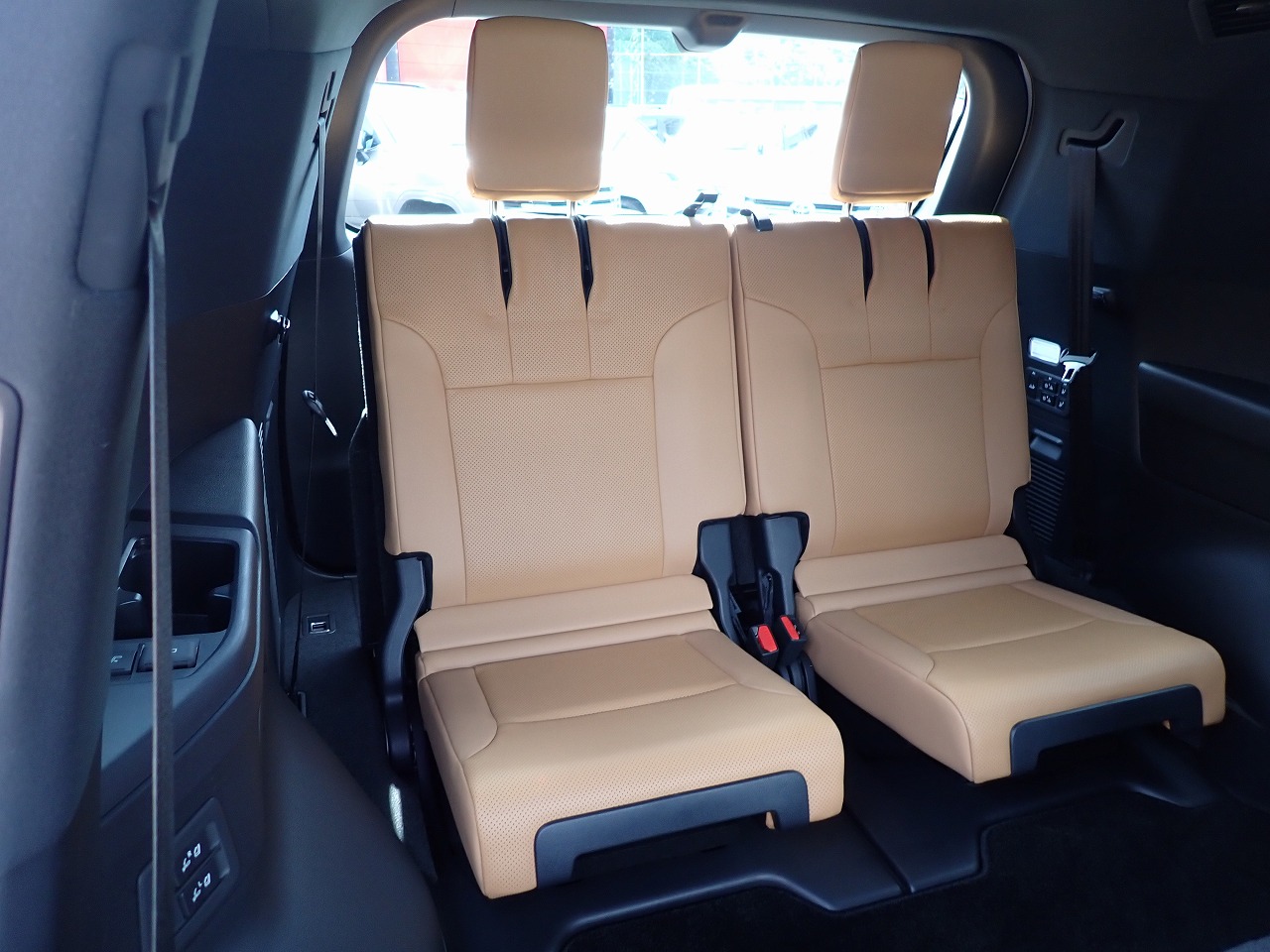 LEXUS LX 600