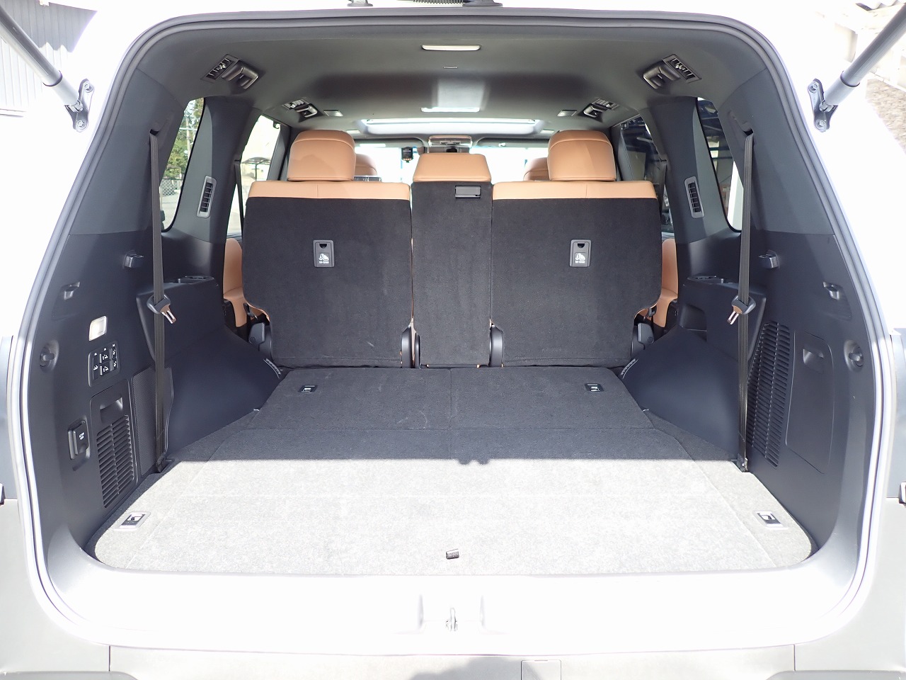 LEXUS LX 600