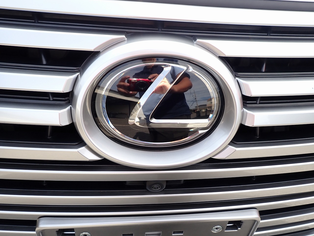LEXUS LX 600