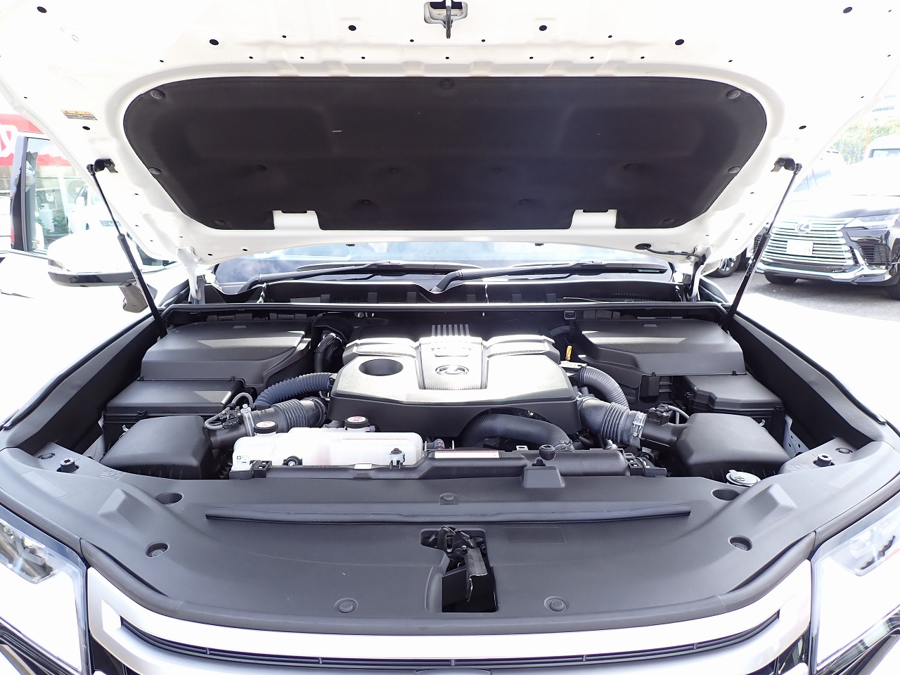 LEXUS LX 600
