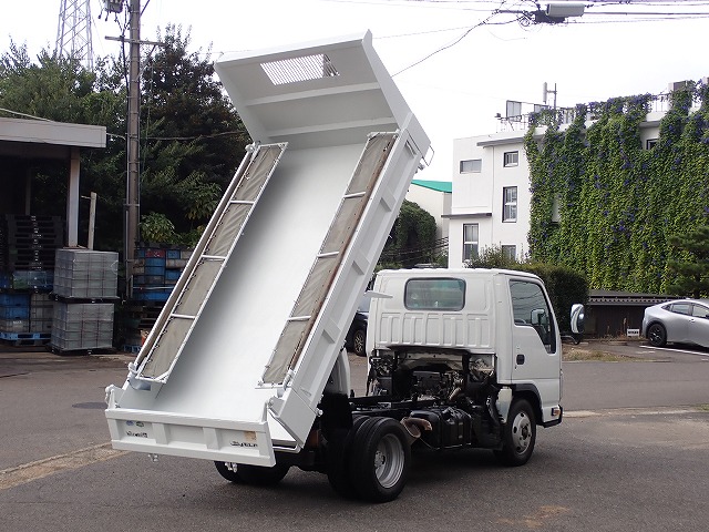 ISUZU Elf Truck