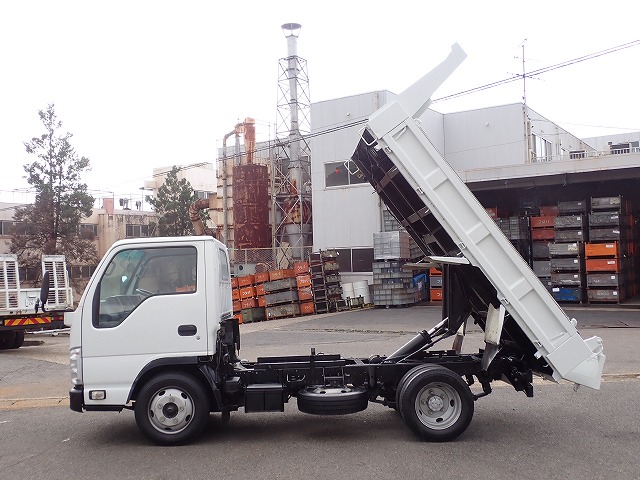 ISUZU Elf Truck