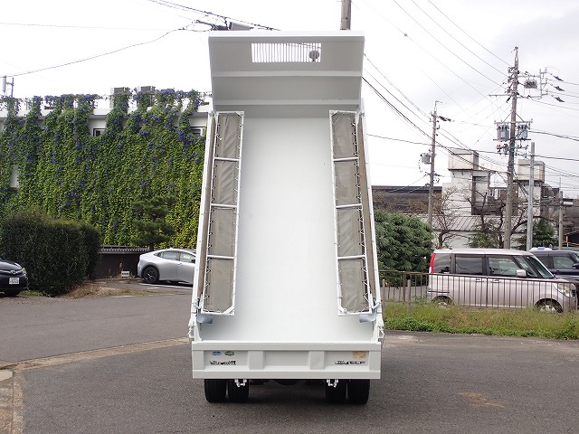 ISUZU Elf Truck