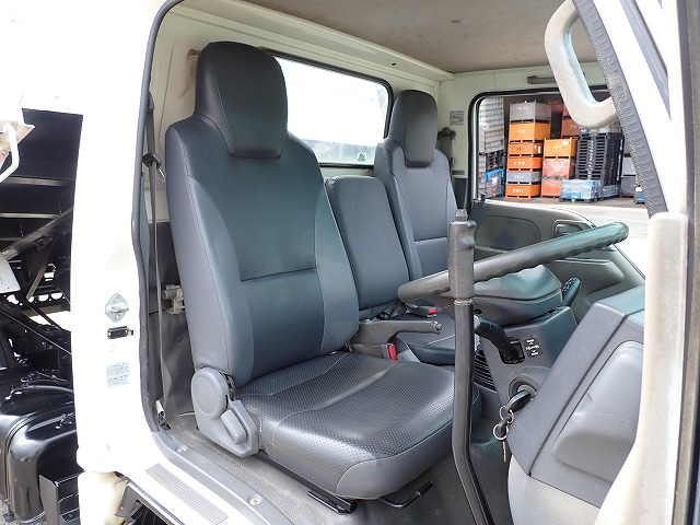 ISUZU Elf Truck
