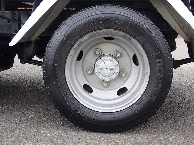 ISUZU Elf Truck