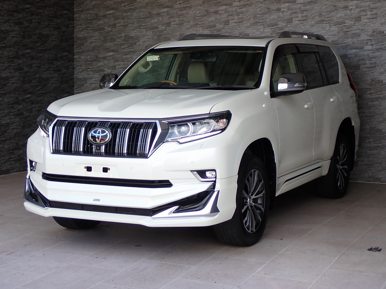 TOYOTA Land Cruiser Prado