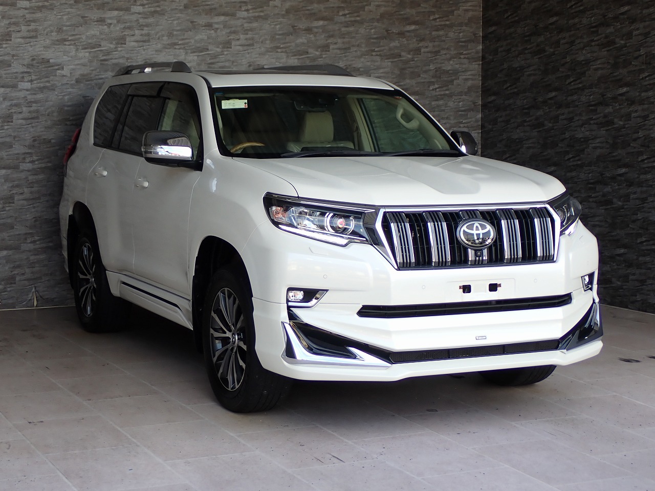 TOYOTA Land Cruiser Prado