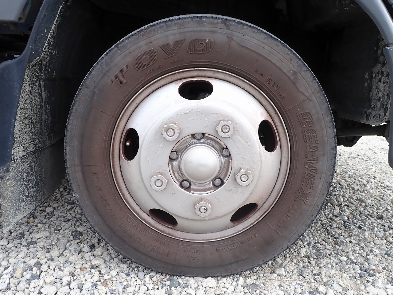 MITSUBISHI Canter