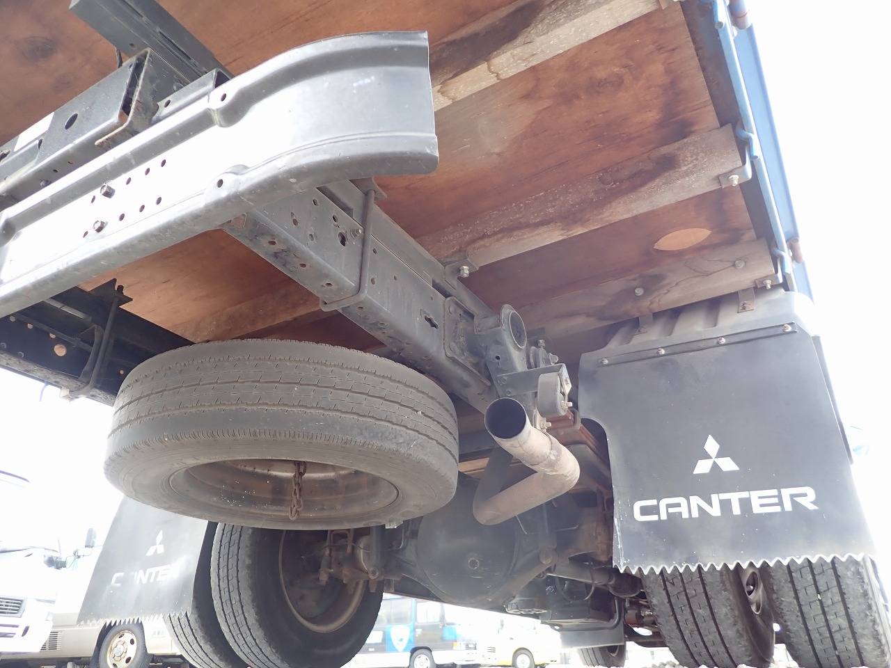 MITSUBISHI Canter