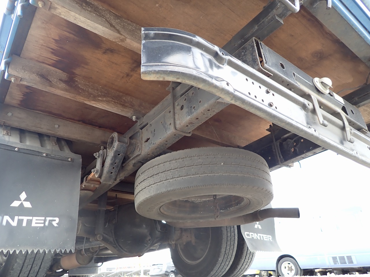MITSUBISHI Canter
