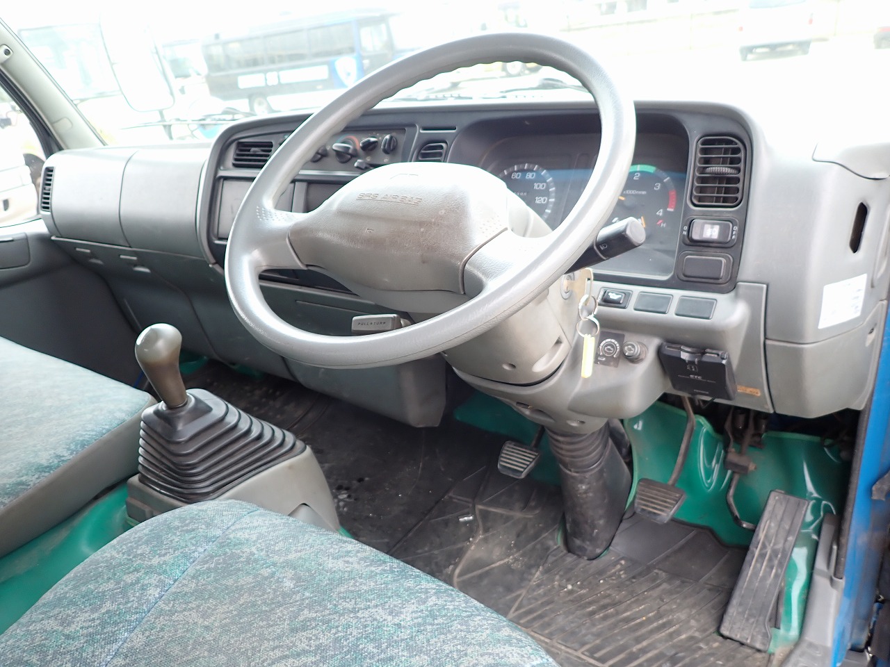 MITSUBISHI Canter