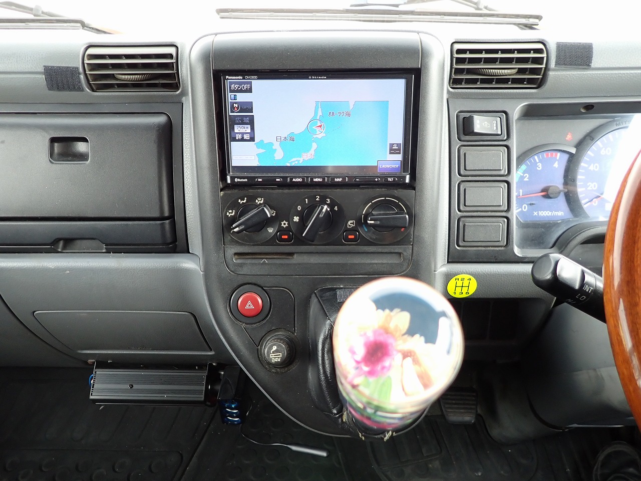 MITSUBISHI Canter