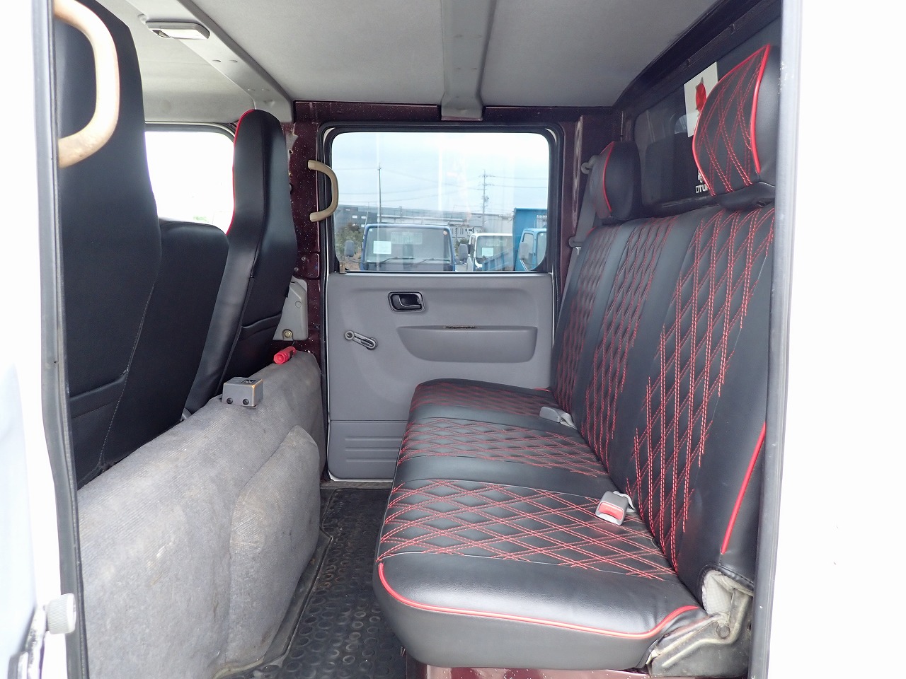 MITSUBISHI Canter