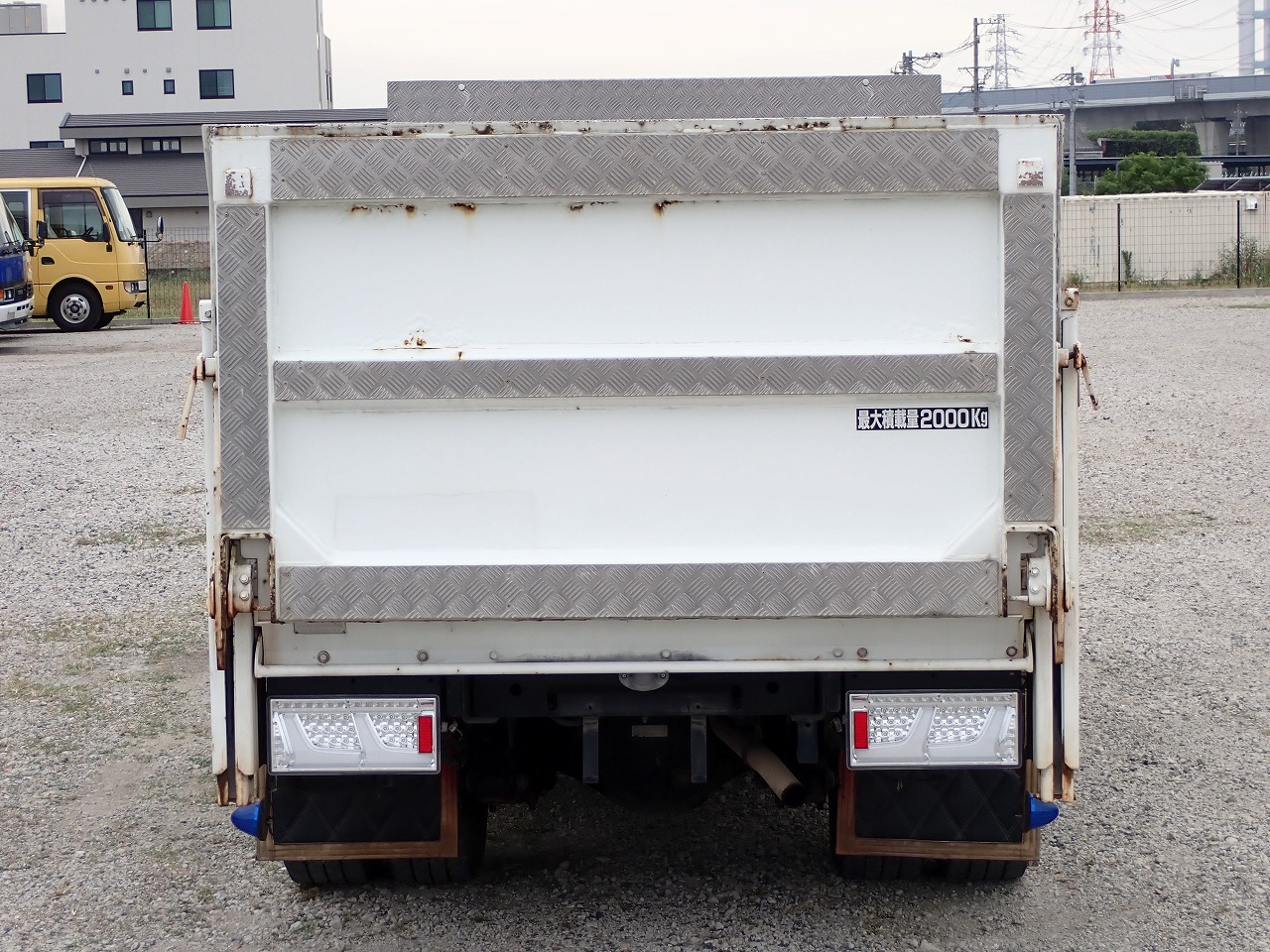 MITSUBISHI Canter