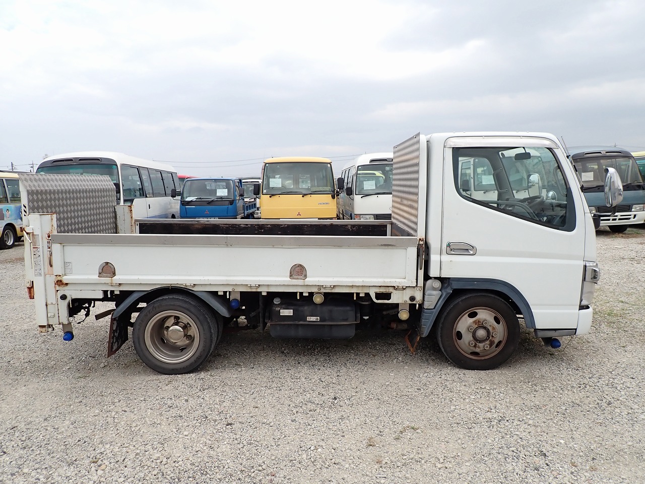 MITSUBISHI Canter