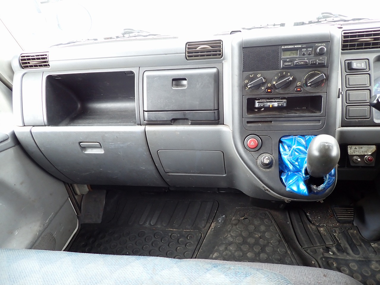 MITSUBISHI Canter