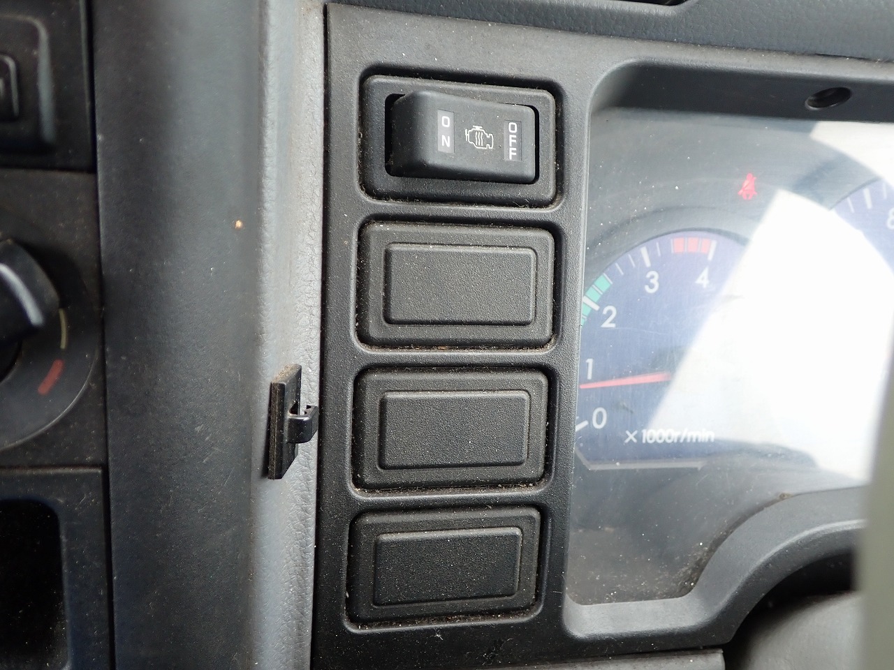 MITSUBISHI Canter