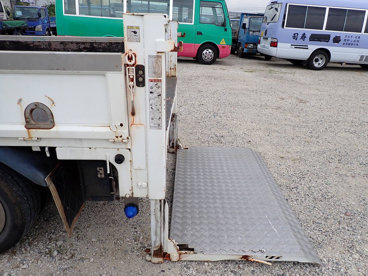 MITSUBISHI Canter