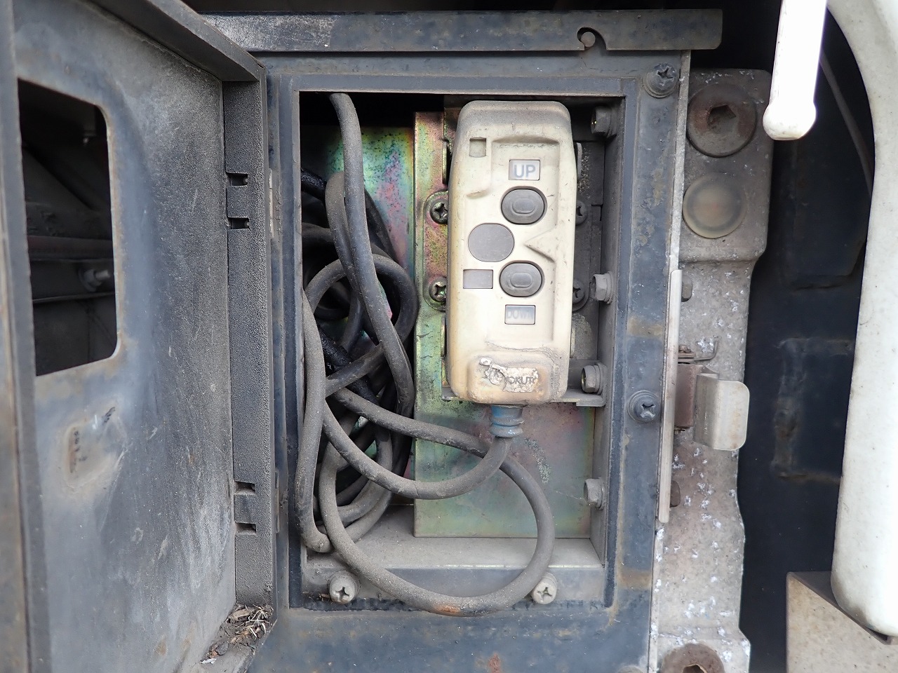 MITSUBISHI Canter